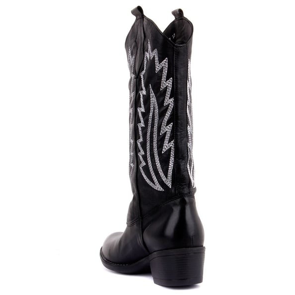 Siyah Deri Nakışlı Kadın Çizme Siyah Deri Nakışlı Kadın Çizme