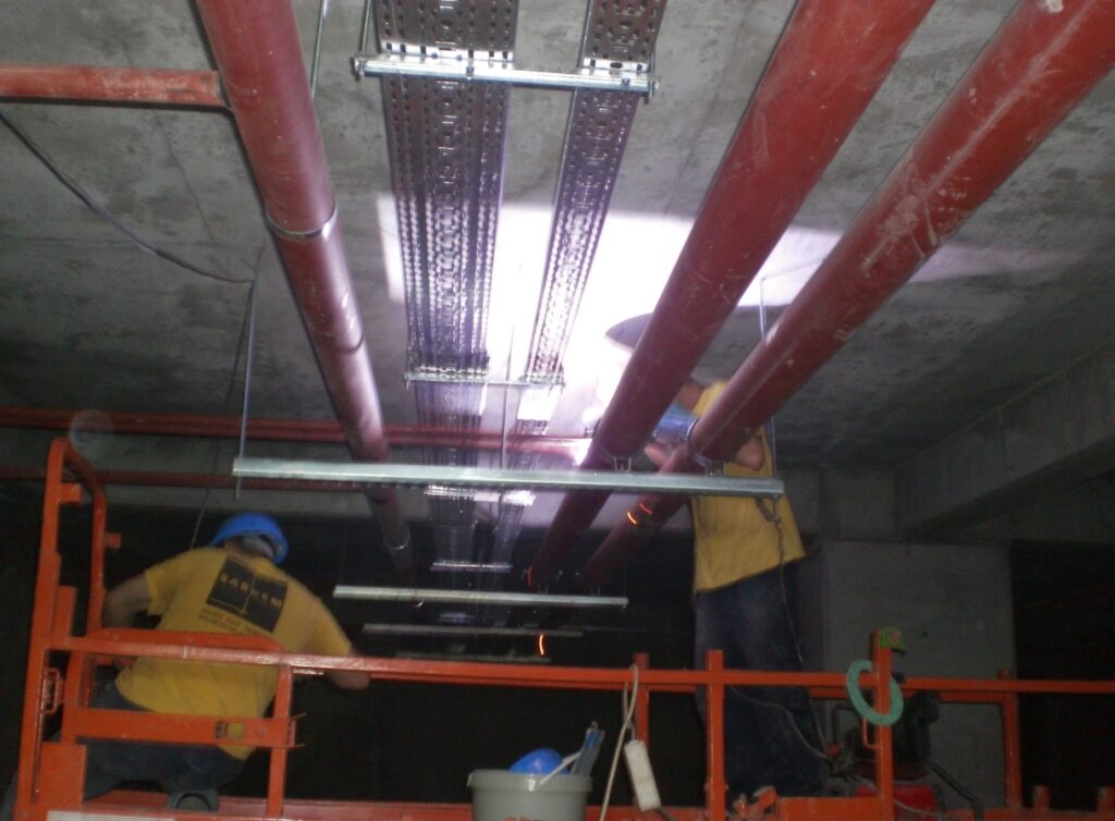 Die Fertigstellungsarbeiten am New Trade Center schreiten zügig voran