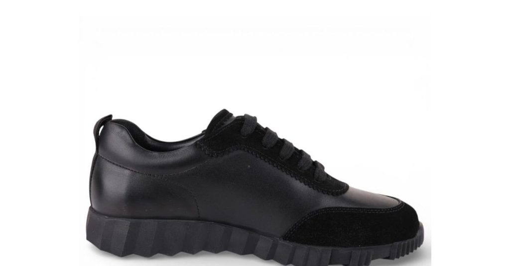 Siyah Deri Bağcıklı Kadın Ayakkabı